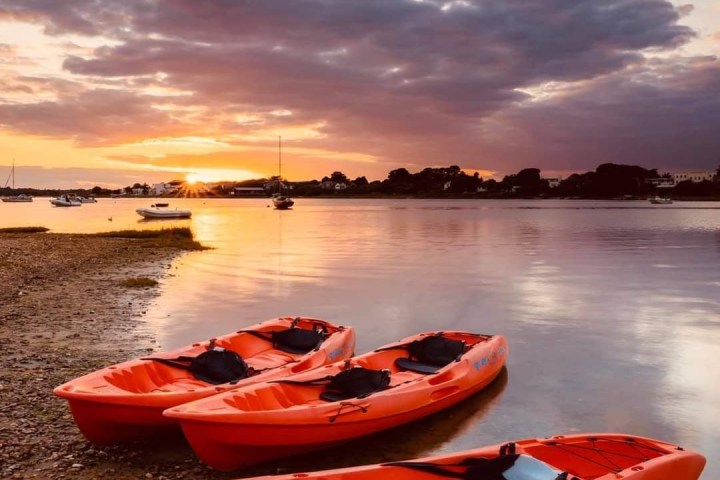 a small boat in a body of water